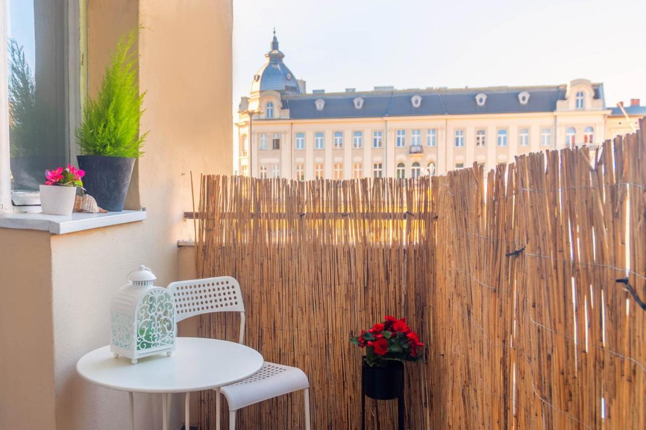 Retro Apartament Lägenhet Łódź Exteriör bild