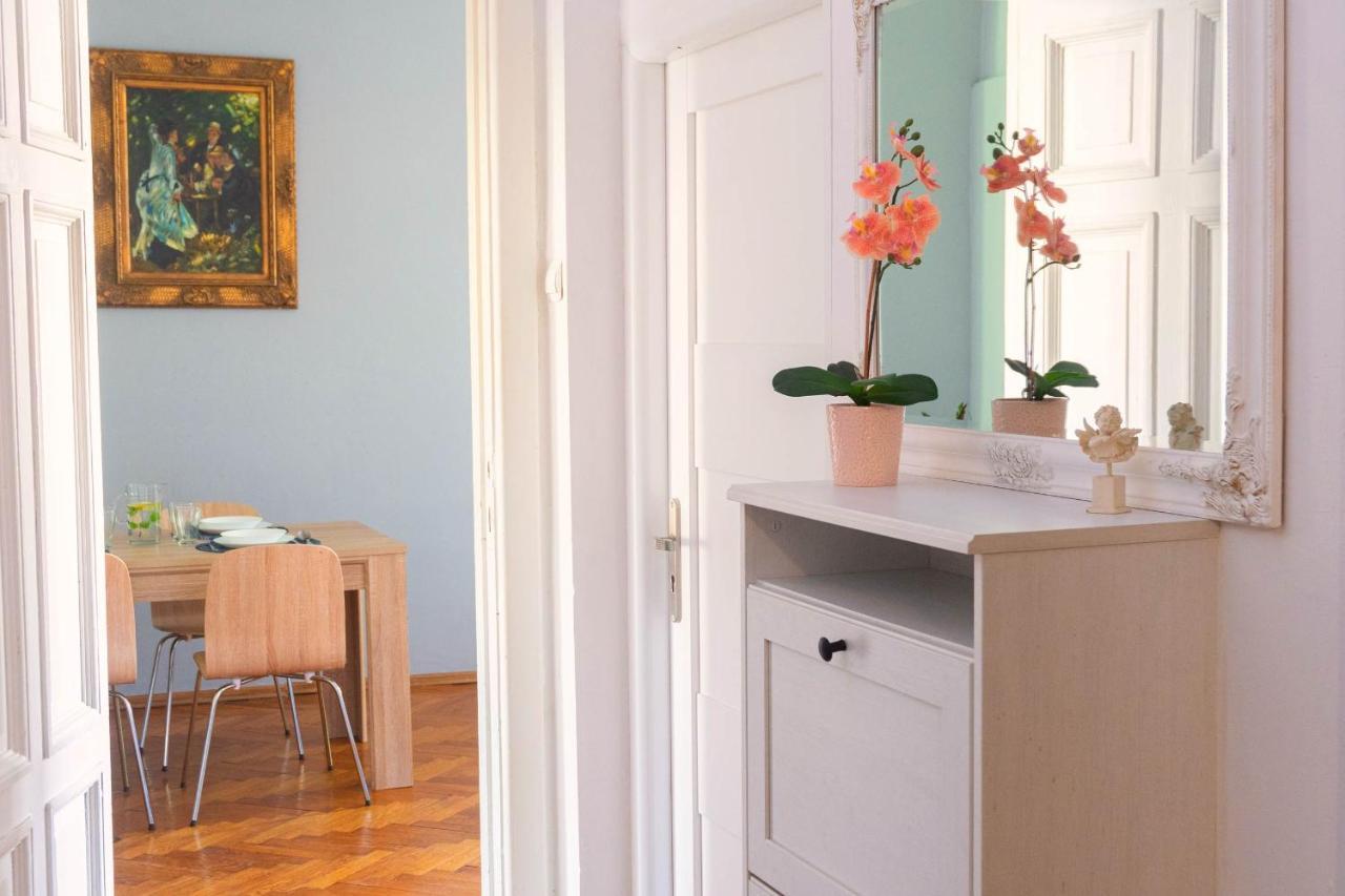 Retro Apartament Lägenhet Łódź Exteriör bild