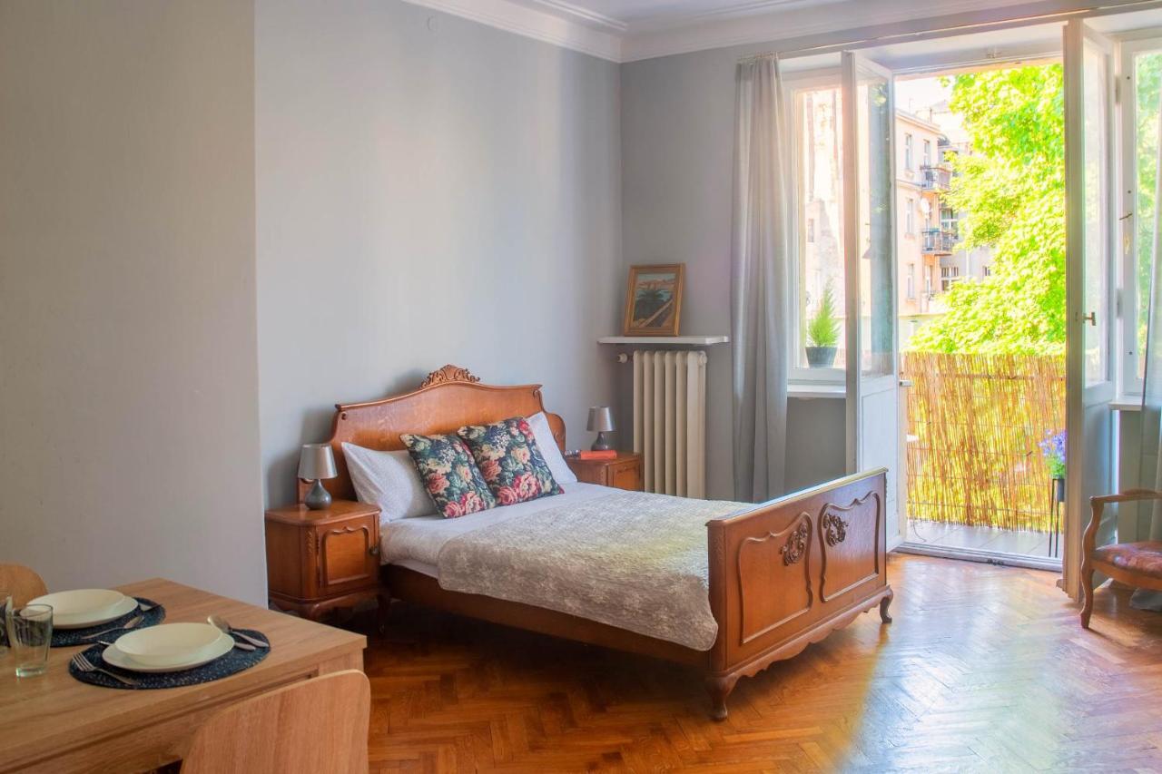 Retro Apartament Lägenhet Łódź Exteriör bild